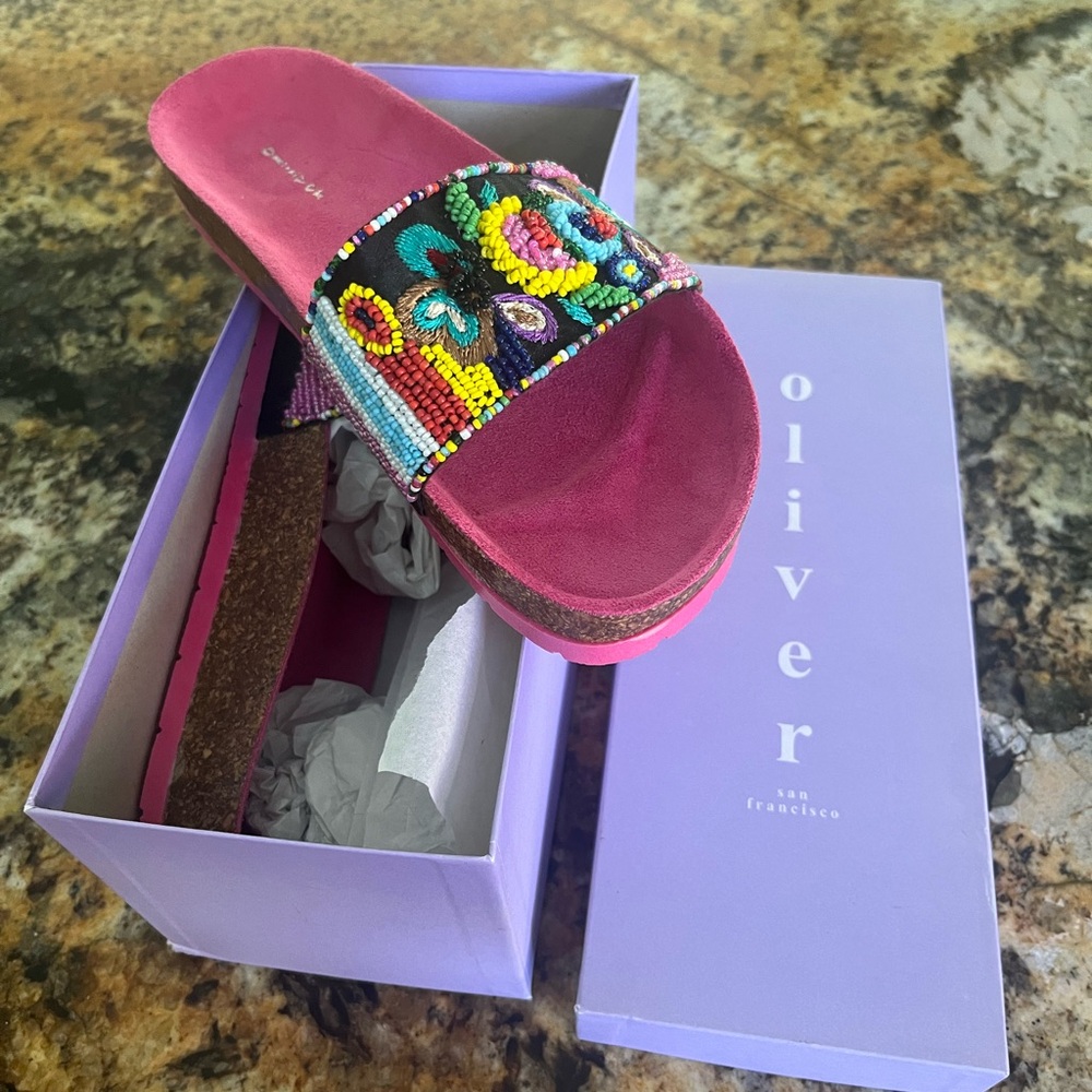 OLIVER  of San Francisco BEADED Pink SANDALS    Size 38.  Made in Italy  NEW!!